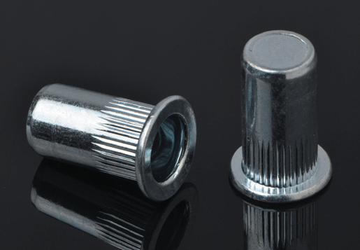 Baja knurled body rivet nut jenis ujung tertutup