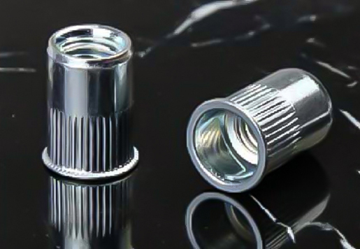 Baja uk standar mengurangi kepala knurled body rivet nut jenis terbuka